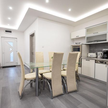Fonix Apartman Debrecen Bagian luar foto