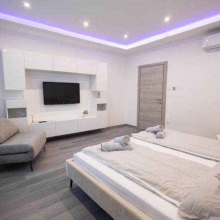 Fonix Apartman Debrecen Bagian luar foto